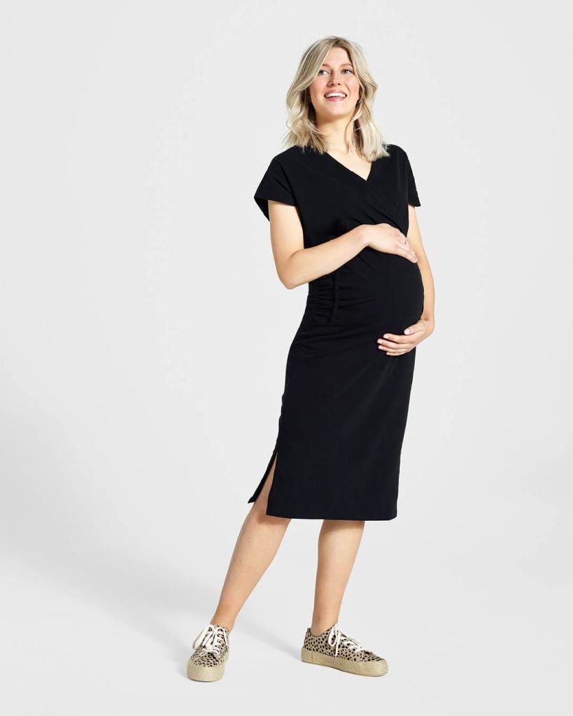 Pregnancy clothes are now also available at Zeeman
