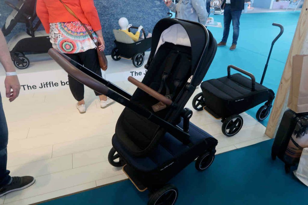 From carry cradle, to sitting to wagon